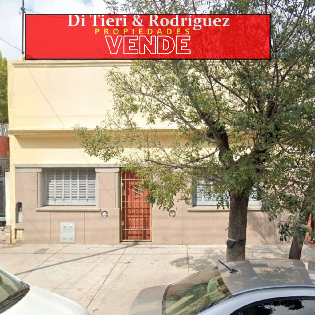 Venta casa sobre lote propio sobre la calle Simbrom, en el centro de Devoto