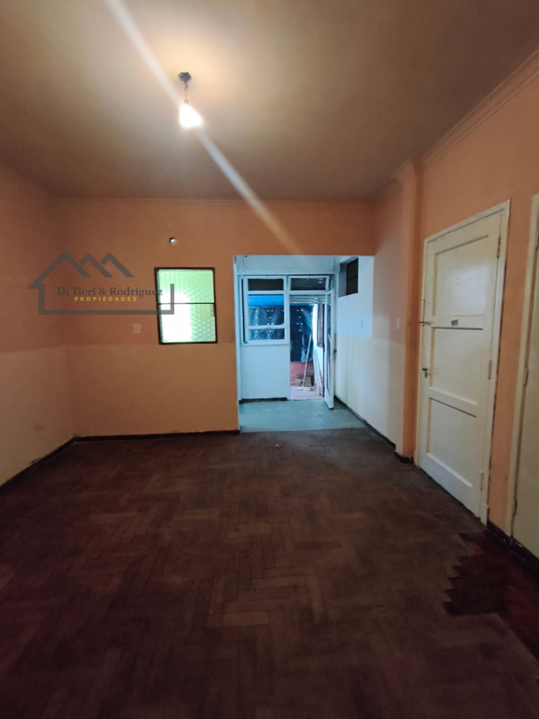 Departamento 2 ambientes en alquiler en Boulevard – Excelente ubicación en Ciudad Jardín