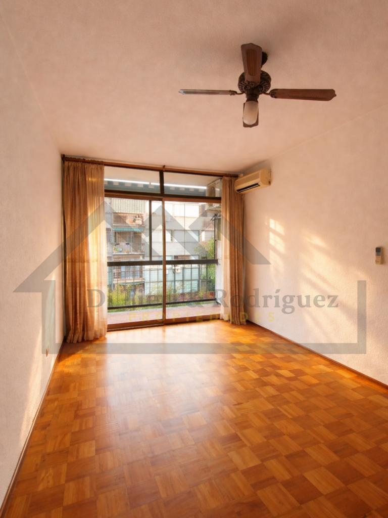 Departamento 3 Ambientes en Alquiler con Balcón – Muy Buen Estado – A 2 Cuadras del Centro Comercial