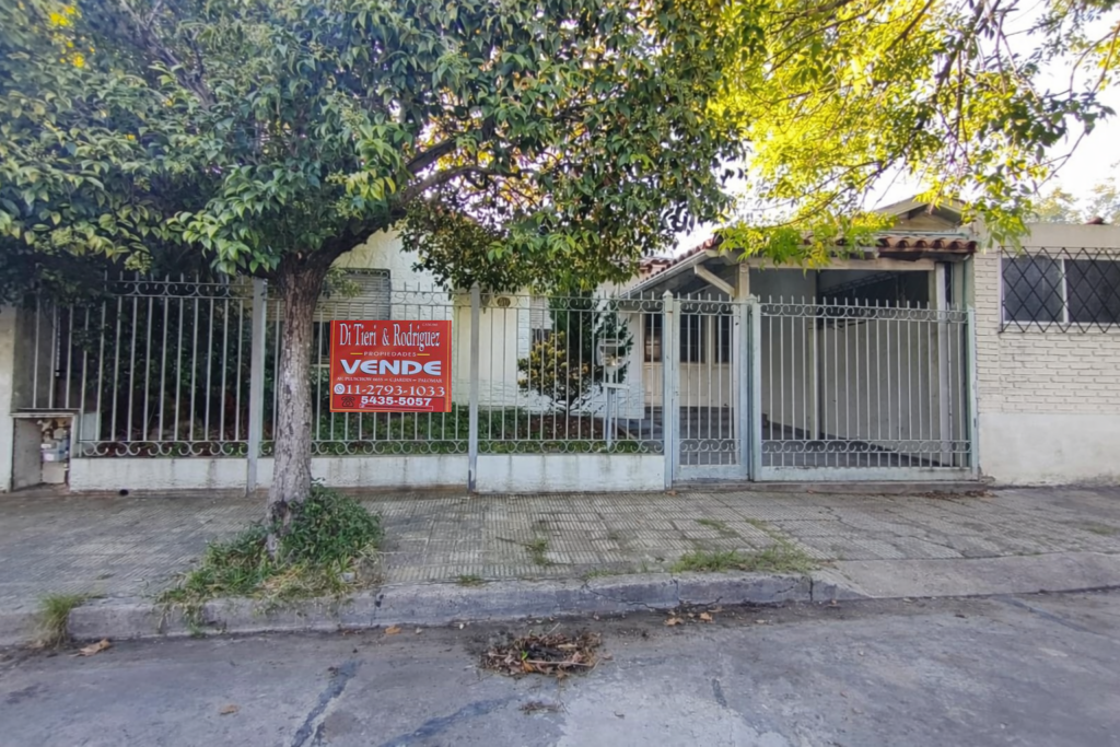 Chalet 4 Ambientes en Venta con Jardín y Gran Fondo – Excelente Ubicación  en Ciudad Jardín